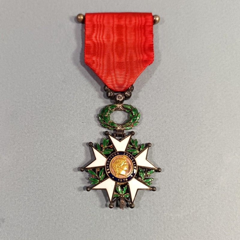 FRANCE MEDAILLE D'OFFICIER DE L'ORDRE DE LA LEGION D'HONNEUR 3 ème REPUBLIQUE EN ARGENT MODELE LUXE BOMBE BRILLANTS